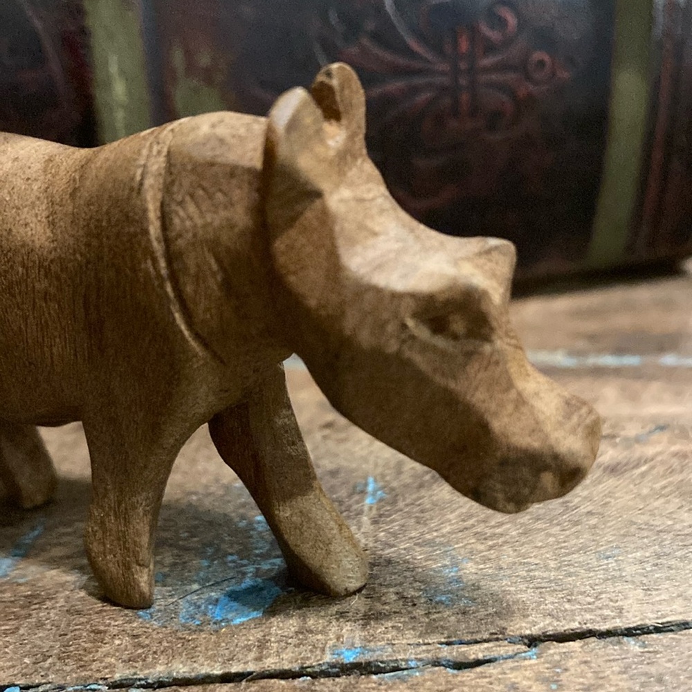 Vintage hand carved wooden hippo - Picture 9 of 9